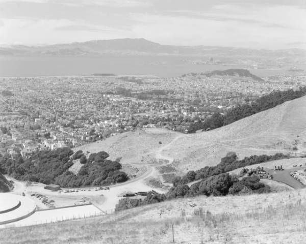 View of Berkeley lab towards North Berkeley, above campus, in 1950.